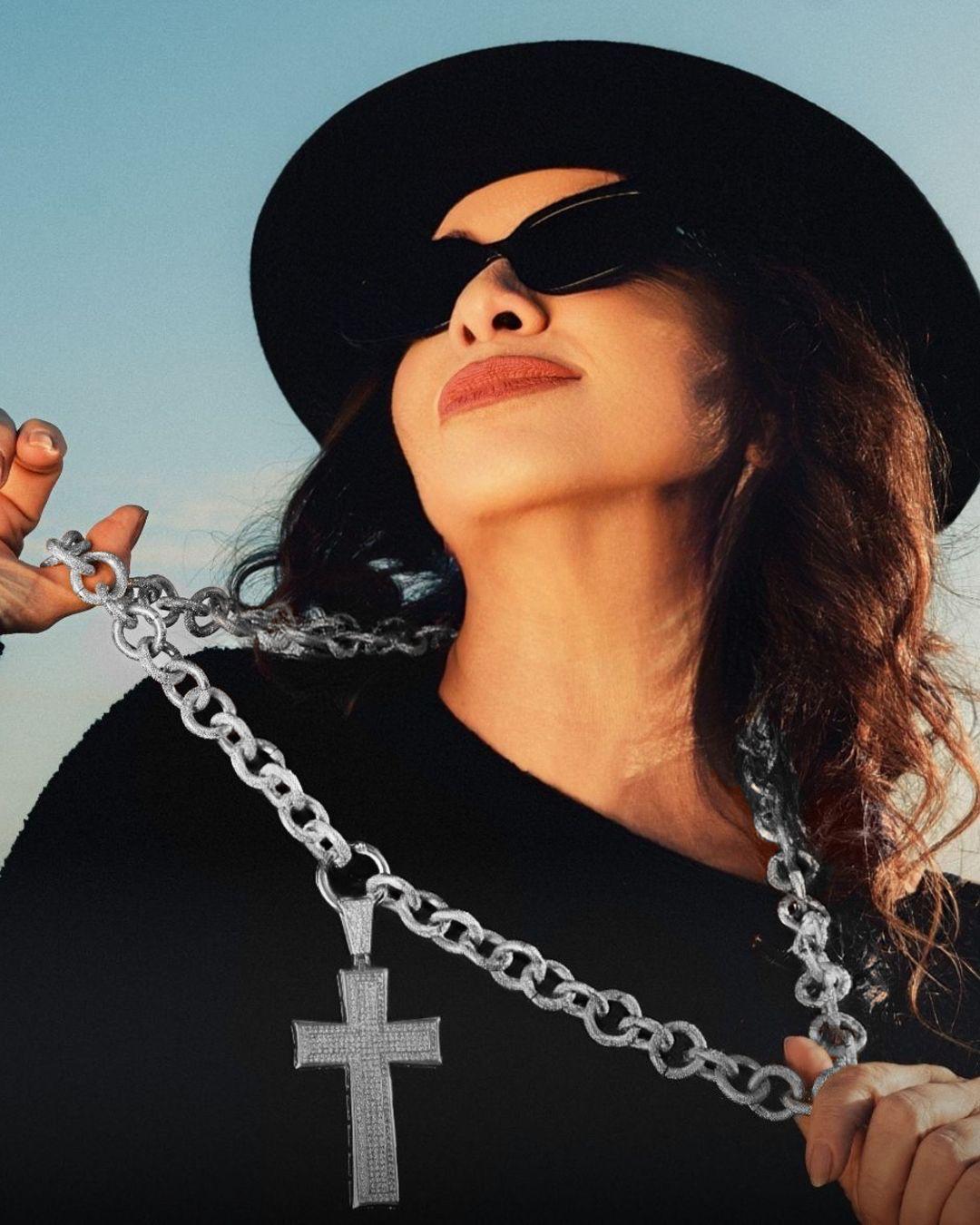 Collana con Croce in Strass Argento