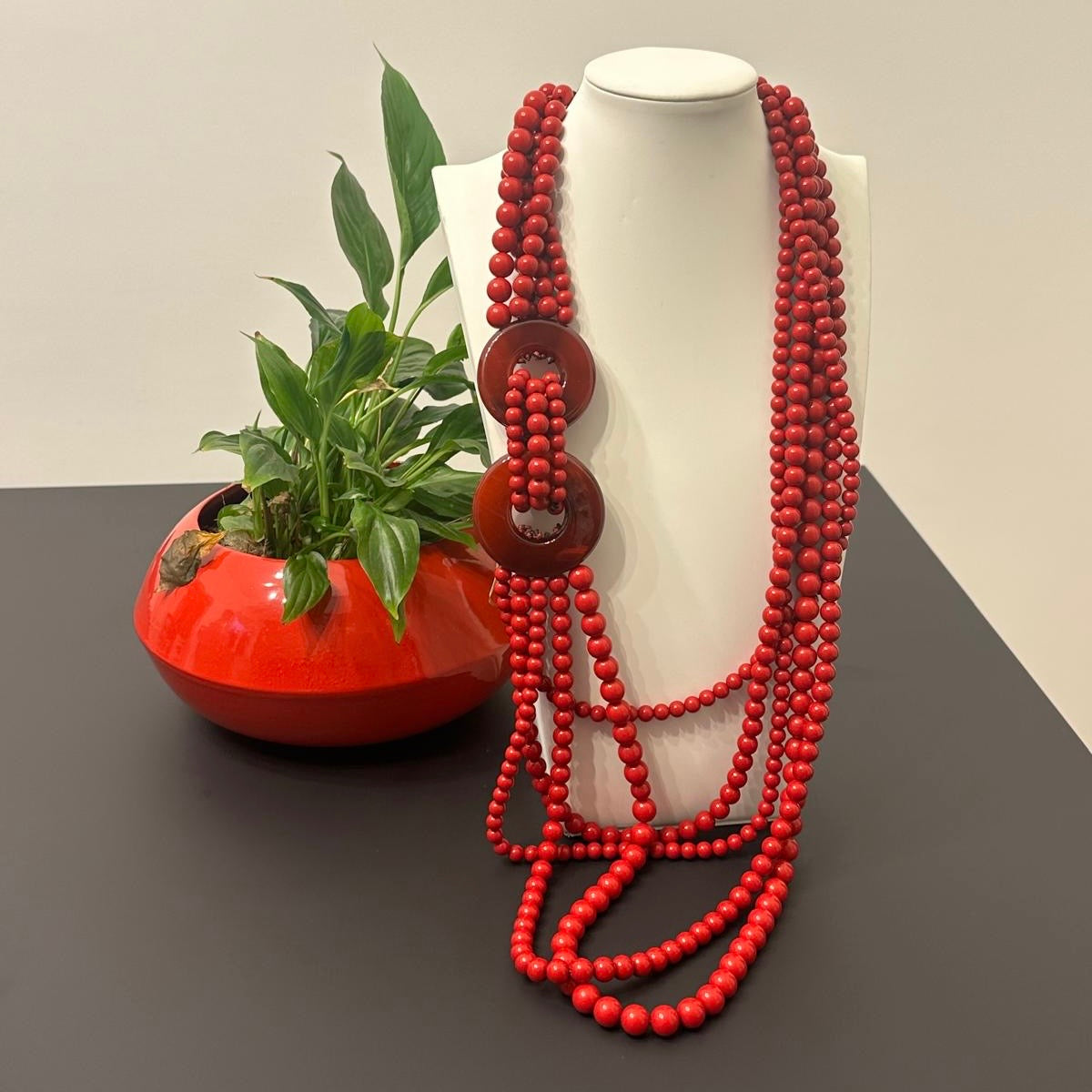 Collana in resina e corda cerata – Multifilo rosso