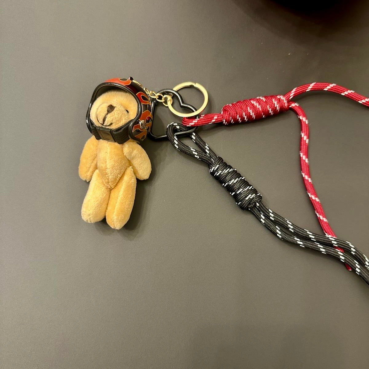 Portachiavi Orsetto con Casco Fiamme